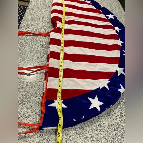 Patriotic Christmas Tree Skirt - Picture 7 of 7